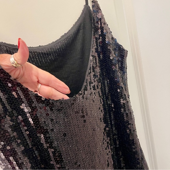 Beautiful Black Sequined Tank Top with Adjustable Straps - Ladies Size L - Picture 3 of 10